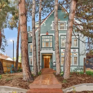 Flora House DEN